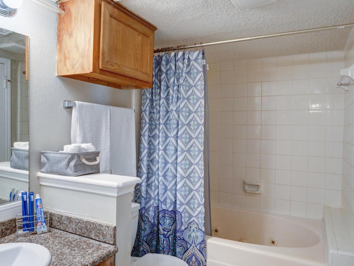 Lovely 2 Bedroom, 1 Bath Condo With Pools And Gym. Х'юстон Екстер'єр фото